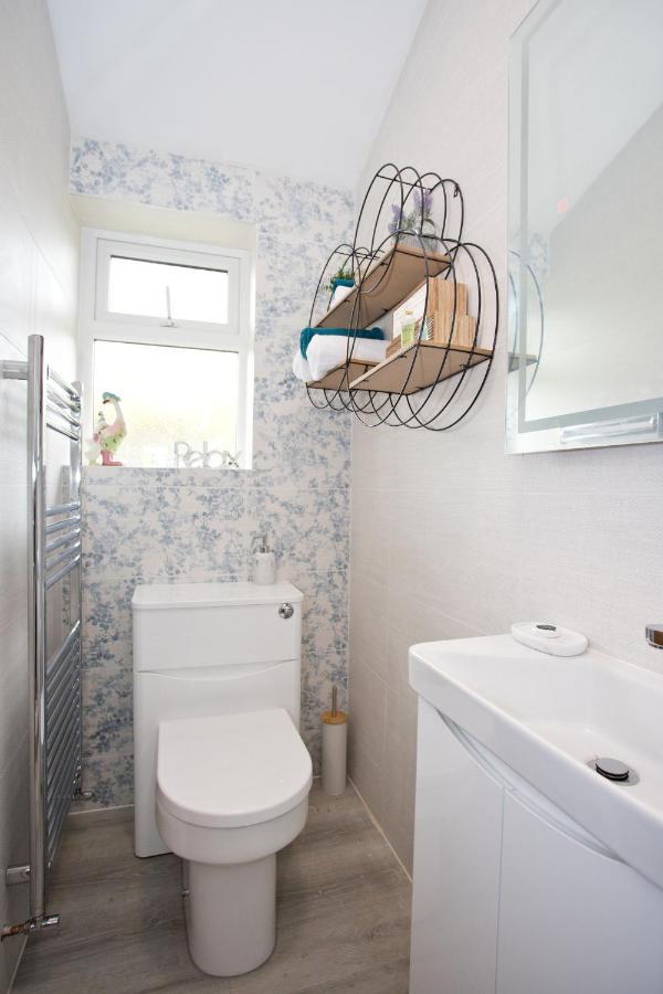 The Bearded Goat Den - A Rural Retreat At This Modern Holiday Cottage Saint Leonards Extérieur photo