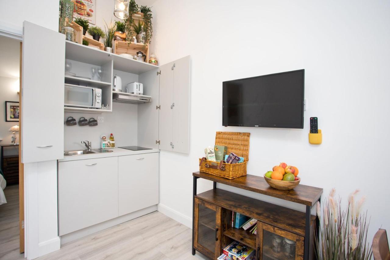 The Bearded Goat Den - A Rural Retreat At This Modern Holiday Cottage Saint Leonards Extérieur photo